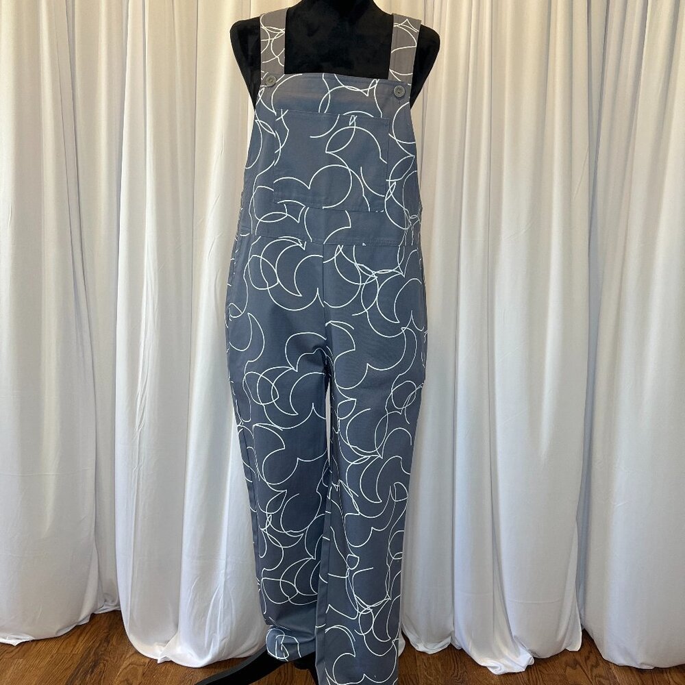 Anthropologie Stylish Gray and White Jumper with Pattern